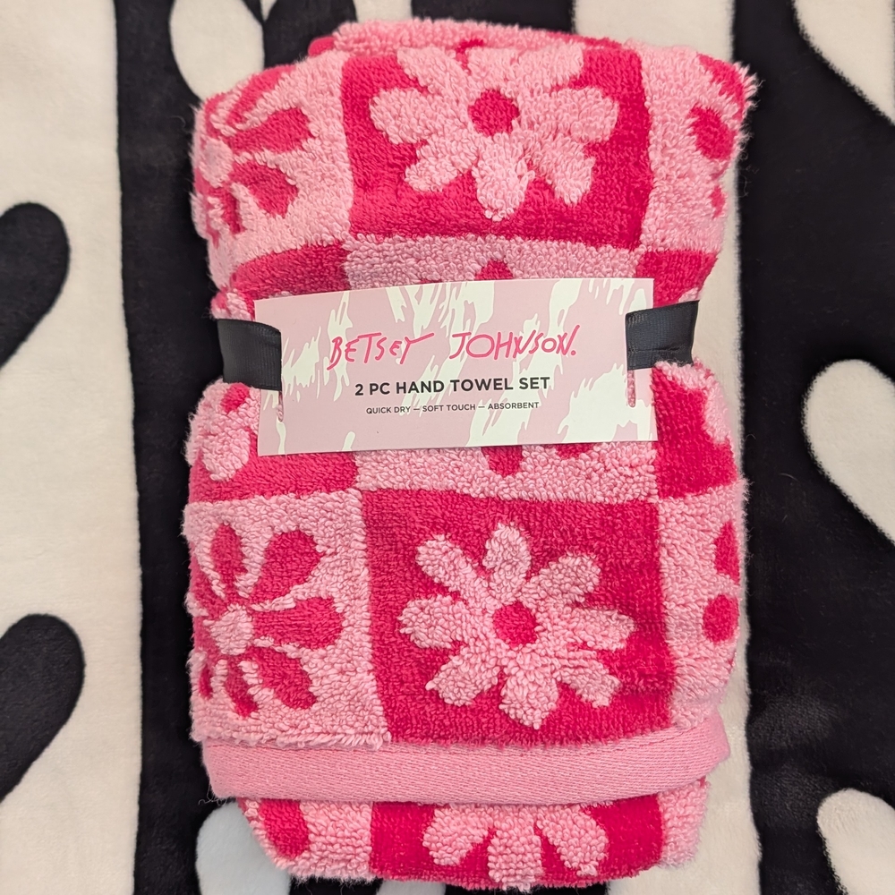 Betsey Johnson Pink Floral Hand Towel Set